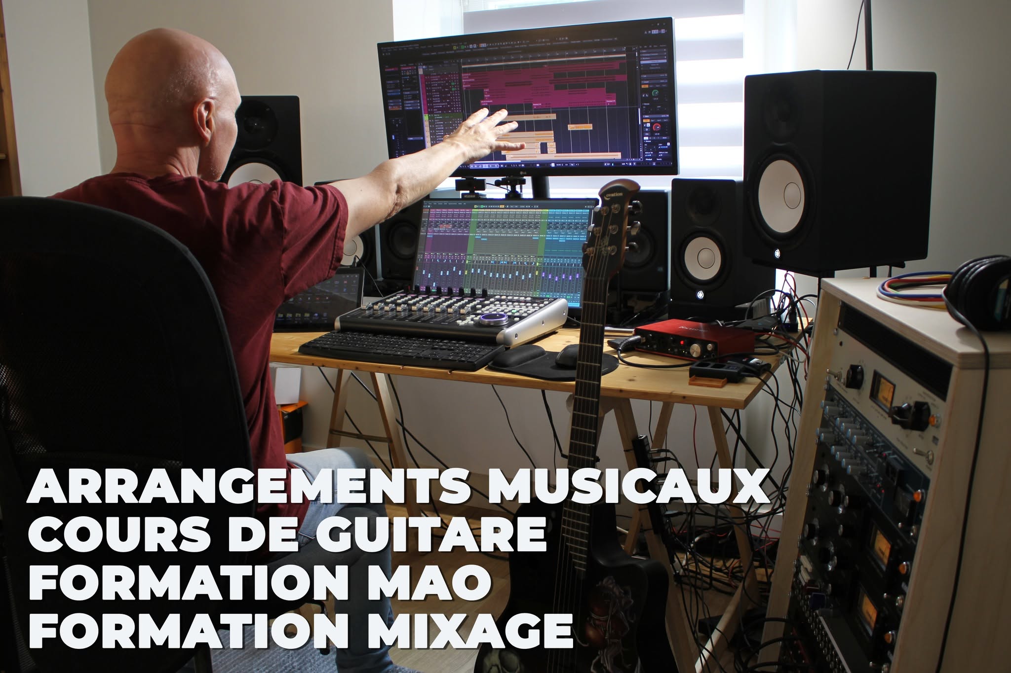 Gil Bréac au travail dans son studio : arrangements musicaux, cours de guitare, formation MAO et mixage